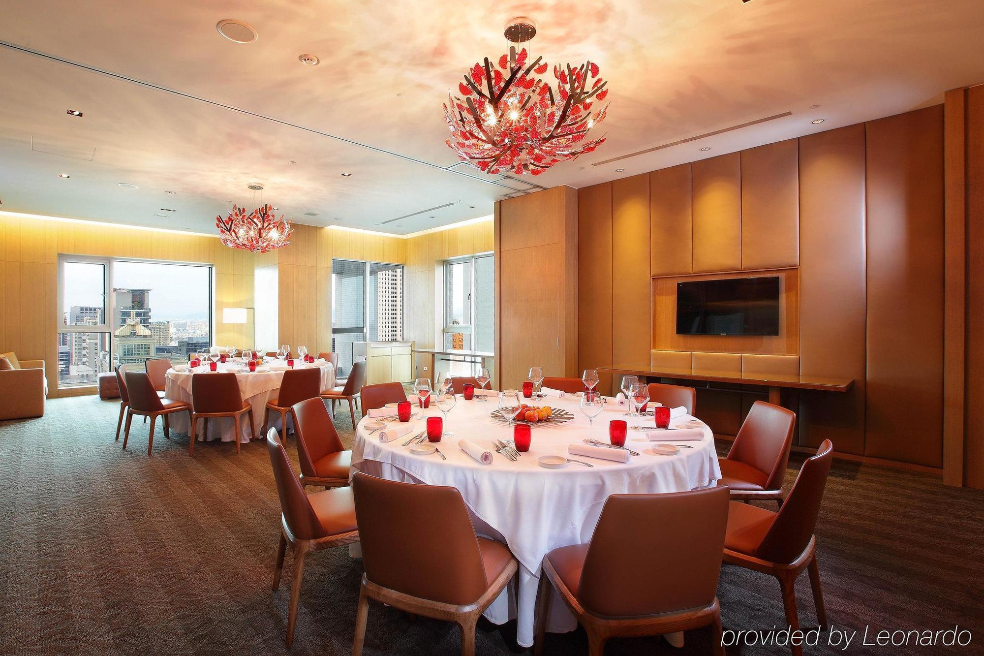 밀레니엄 호텔 타이중 외부 사진 The Club at Marina Bay Sands