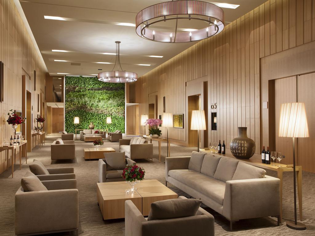 밀레니엄 호텔 타이중 외부 사진 The lobby of the hotel