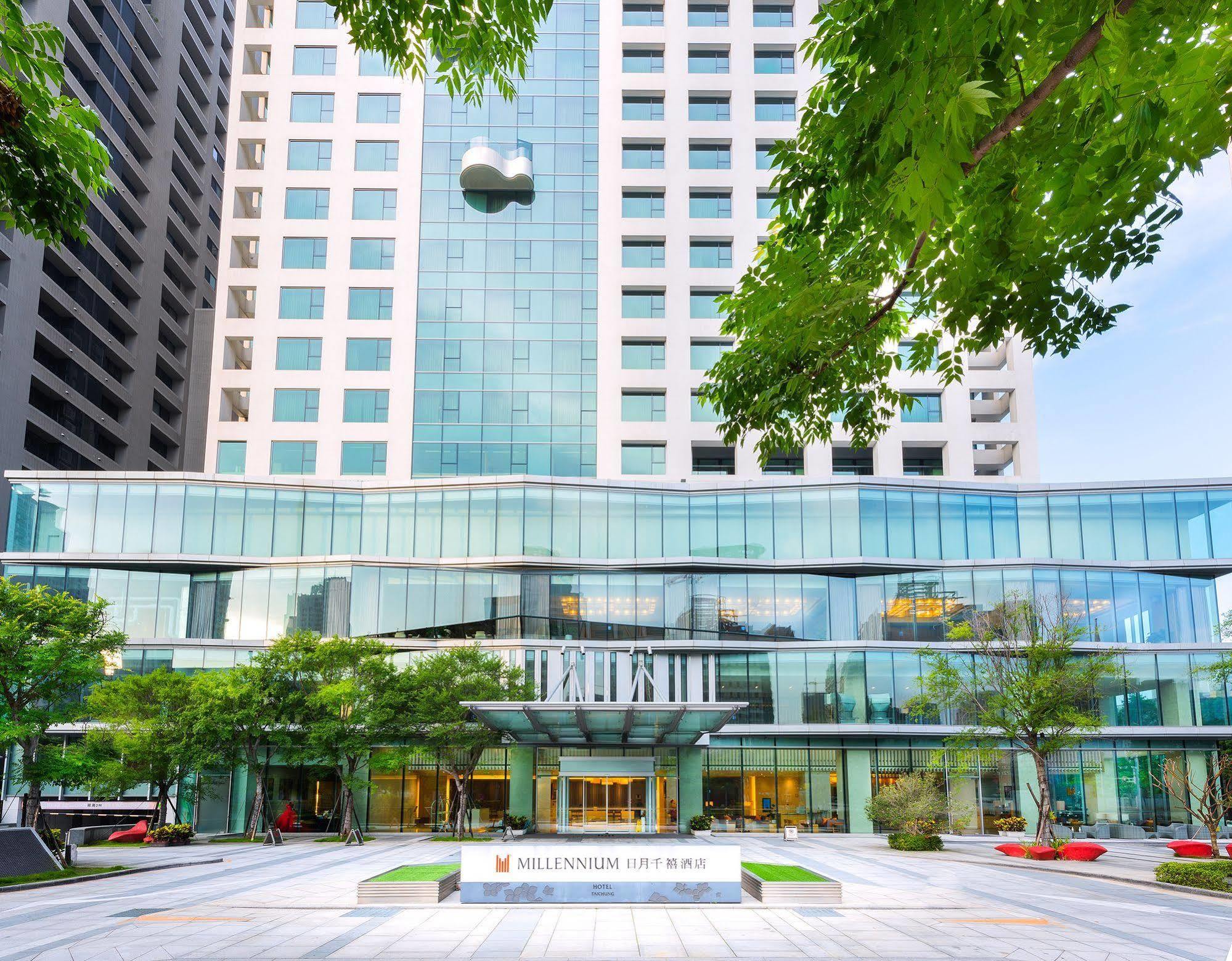 밀레니엄 호텔 타이중 외부 사진 Main entrance